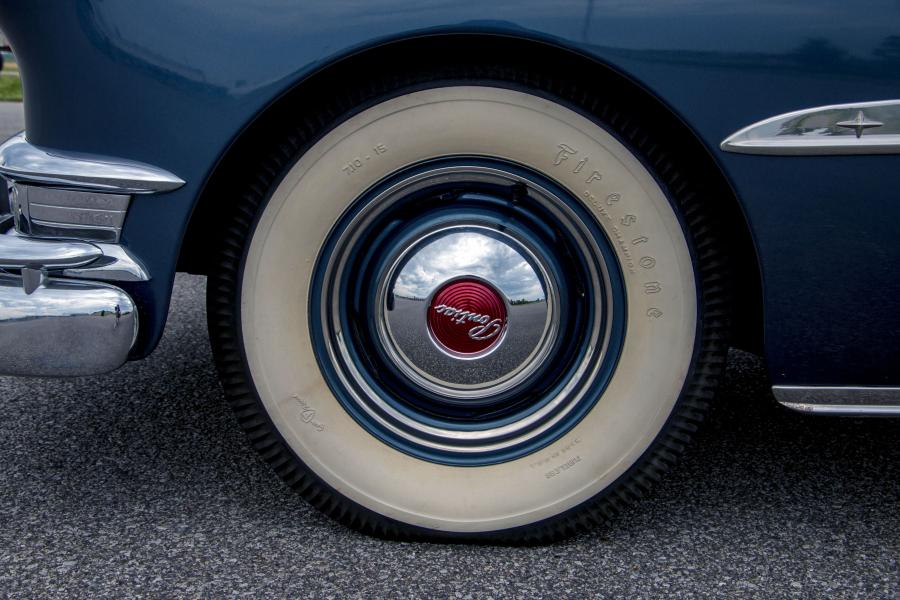 Колеса Pontiac Streamliner Eight Sedan Delivery 1951 года  (фото 8 из 16)